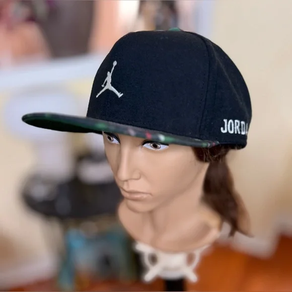 Gorgeous Pro Jordan SnapBack!!! - Picture 4 of 9